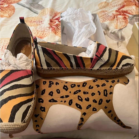 Michael Kors Lenny Epadrilles - Picture 8 of 8